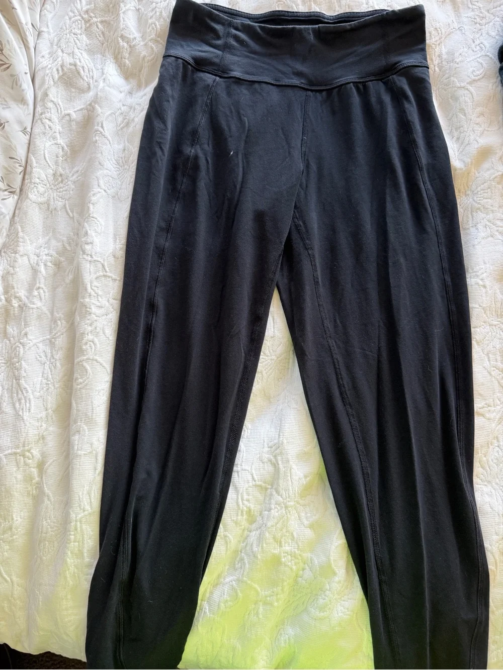 Lululemon Superb Pant Size 4 Black Rare Discontinued Vitasea Wrap Hem Yoga Pant